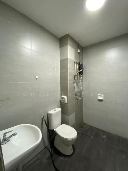 Condominium for Rent at Zeta Deskye (Alam Saujana) - Charles Tan - Bathroom - PropertyGuru.com.my