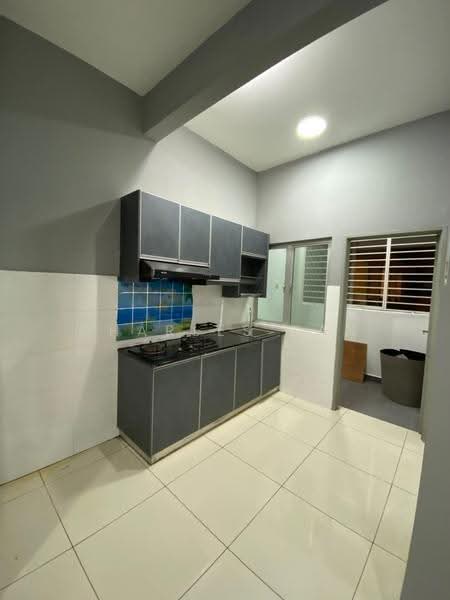 Condominium for Rent at Zeta Deskye (Alam Saujana) - Charles Tan - Kitchen - PropertyGuru.com.my