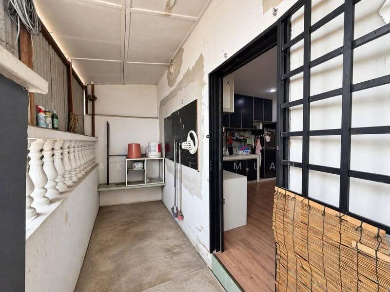 Semi-Detached House for Sale in Ulu Tiram (Johor) - Fakhrul Imlan - Kitchen - PropertyGuru.com.my