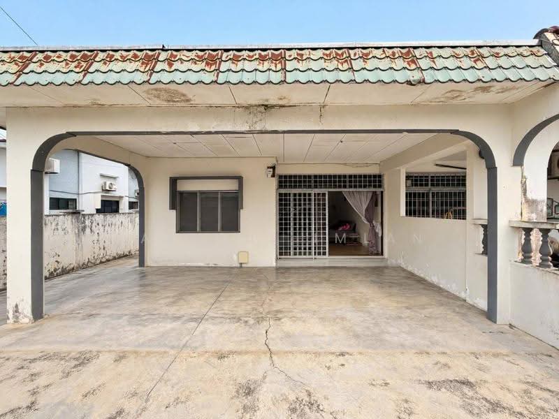 Semi-Detached House for Sale in Ulu Tiram (Johor) - Fakhrul Imlan - Exterior - PropertyGuru.com.my