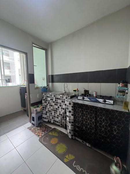 Pangsapuri untuk Dijual di Stutong Heights 3 - Leslie Loi - Kitchen - PropertyGuru.com.my