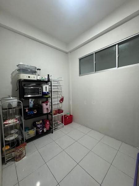 Pangsapuri untuk Dijual di Stutong Heights 3 - Leslie Loi - Kitchen - PropertyGuru.com.my