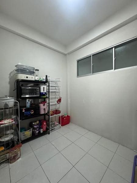 Pangsapuri untuk Dijual di Stutong Heights 3 - Leslie Loi - Kitchen - PropertyGuru.com.my