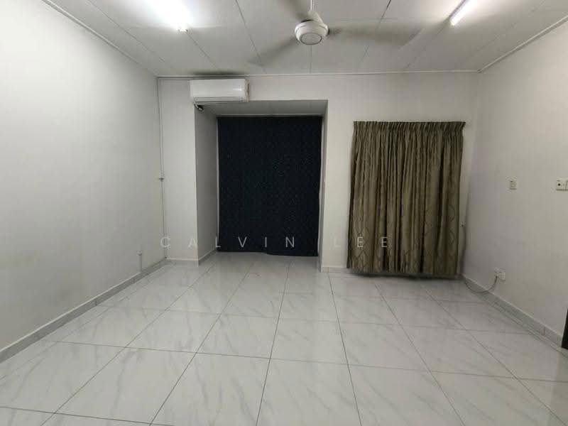 Rumah Teres 2-Tingkat untuk Disewa di Bandar Baru Permas Jaya (Permas Jaya) - Calvin Lee - Living Room - PropertyGuru.com.my