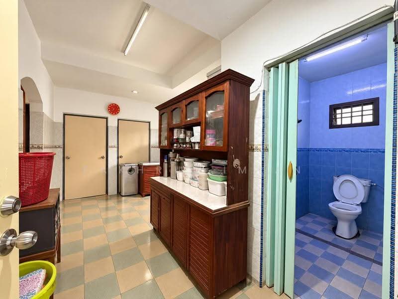 Rumah Teres 2-Tingkat untuk Dijual di Taman Mutiara Rini (Skudai) - Fakhrul Imlan - Bathroom - PropertyGuru.com.my