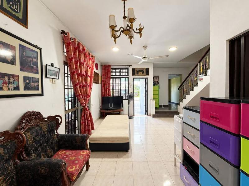 Rumah Teres 2-Tingkat untuk Dijual di Taman Mutiara Rini (Skudai) - Fakhrul Imlan - Living Room - PropertyGuru.com.my