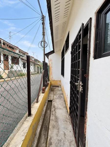 Rumah Teres 1.5-Tingkat untuk Dijual di Taman Molek (Johor Bahru) - Fakhrul Imlan - PropertyGuru.com.my