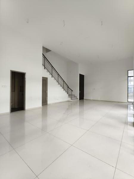 Cluster House for Sale in Bandar Putra Jaya (Tebrau) - Calvin Lee - Living Room - PropertyGuru.com.my
