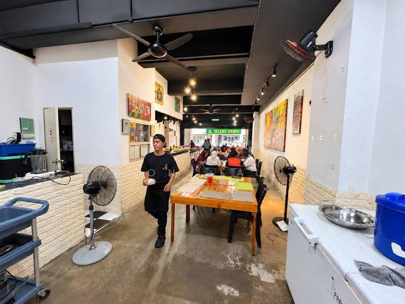 Kedai / Pejabat untuk Dijual di Bangi (Selangor) - Tony Lau - Dining Room - PropertyGuru.com.my