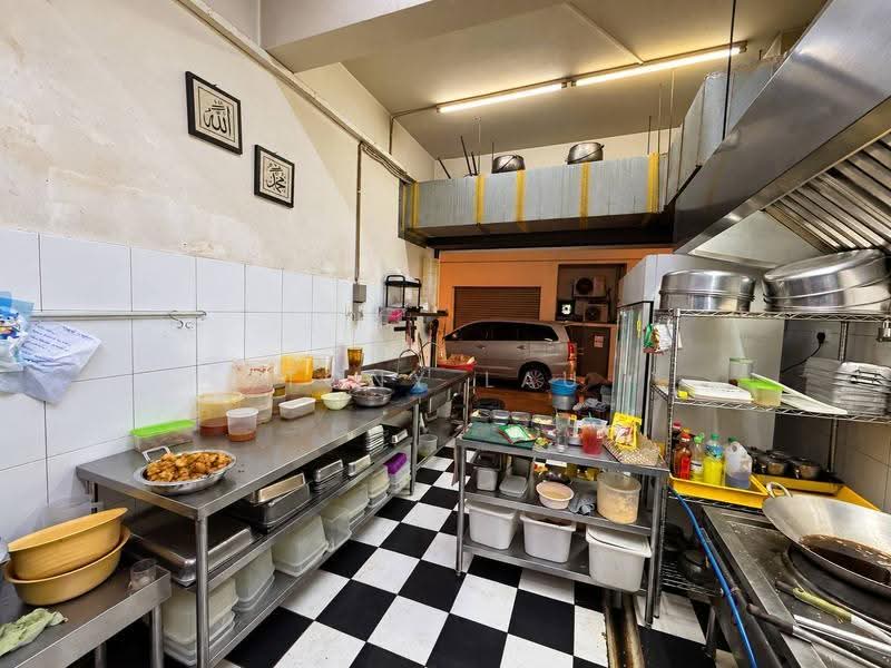 Kedai / Pejabat untuk Dijual di Bangi (Selangor) - Tony Lau - Kitchen - PropertyGuru.com.my