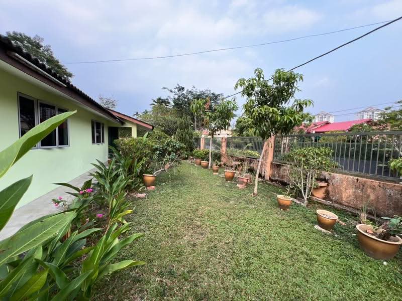 Bungalow House for Sale in Seksyen 12 (Petaling Jaya) - Jayden Heng - Exterior - PropertyGuru.com.my