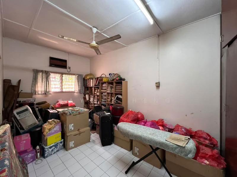Bungalow House for Sale in Seksyen 12 (Petaling Jaya) - Jayden Heng - Study - PropertyGuru.com.my