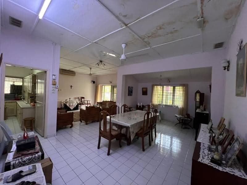 Bungalow House for Sale in Seksyen 12 (Petaling Jaya) - Jayden Heng - Living Room - PropertyGuru.com.my