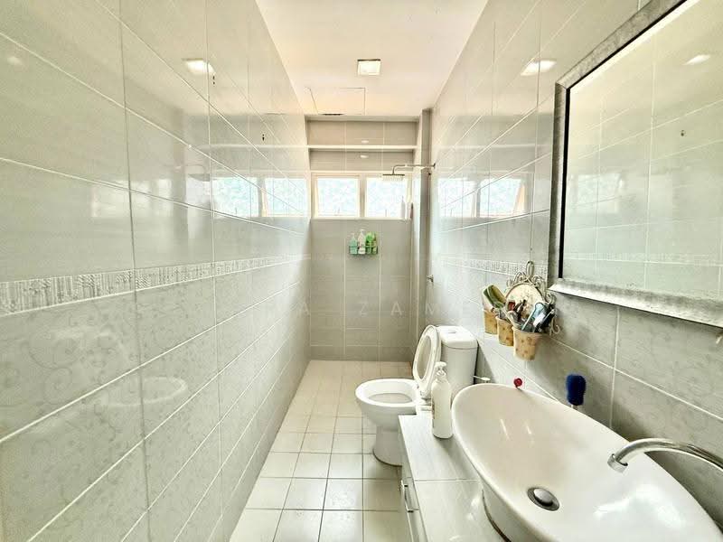 Bungalow House for Sale in Saujana Impian (Kajang) - Adzura Zamedin - Bathroom - PropertyGuru.com.my