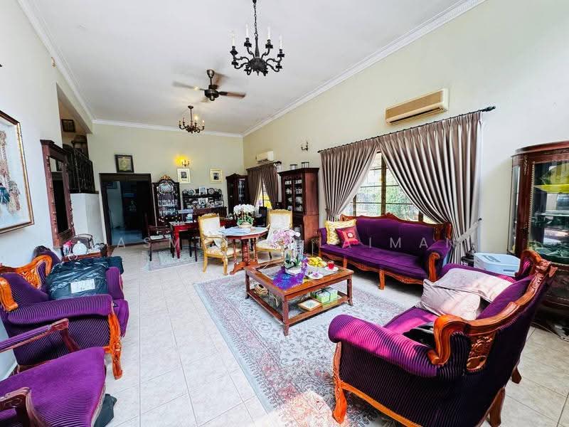 Bungalow House for Sale in Seksyen 16 (Petaling Jaya) - Yasmin Sulaiman - Living Room - PropertyGuru.com.my