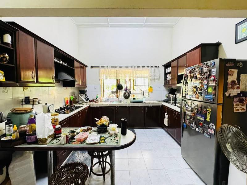Bungalow House for Sale in Seksyen 16 (Petaling Jaya) - Yasmin Sulaiman - Kitchen - PropertyGuru.com.my