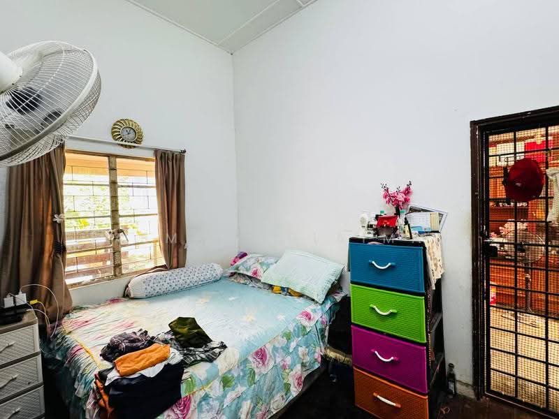 Bungalow House for Sale in Seksyen 16 (Petaling Jaya) - Yasmin Sulaiman - Bedroom - PropertyGuru.com.my