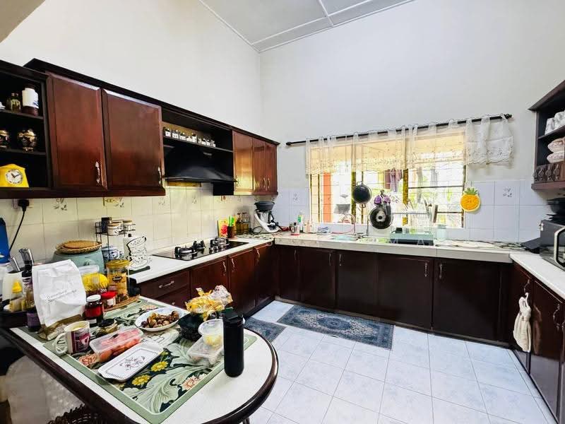 Bungalow House for Sale in Seksyen 16 (Petaling Jaya) - Yasmin Sulaiman - Kitchen - PropertyGuru.com.my