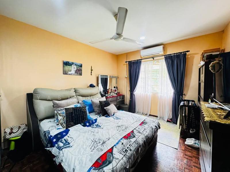 Bungalow House for Sale in Seksyen 16 (Petaling Jaya) - Yasmin Sulaiman - Master Bedroom - PropertyGuru.com.my