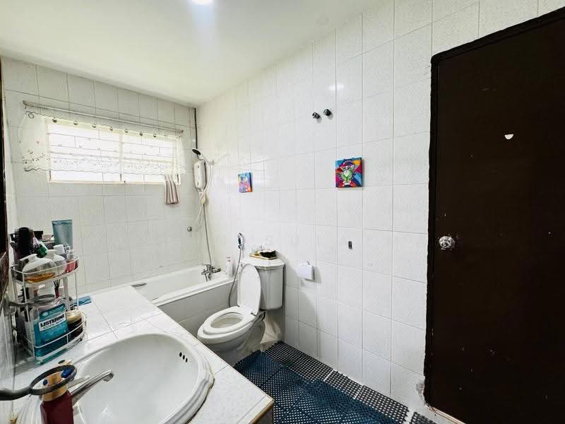 Bungalow House for Sale in Seksyen 16 (Petaling Jaya) - Yasmin Sulaiman - Bathroom - PropertyGuru.com.my