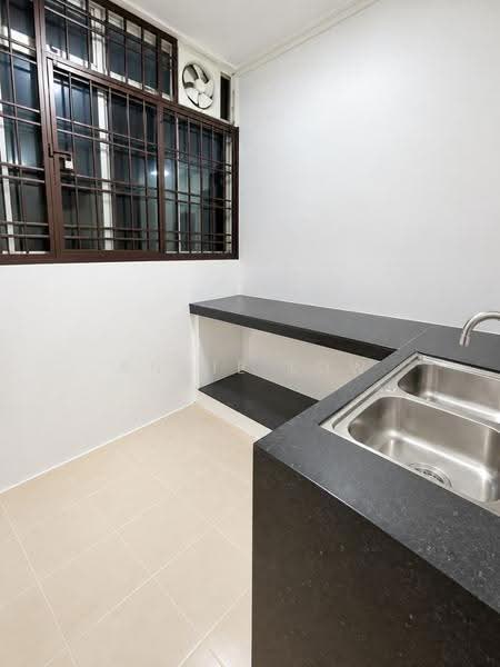 Apartment for Sale at Kipark Apartment - Annie Low - Kitchen - PropertyGuru.com.my