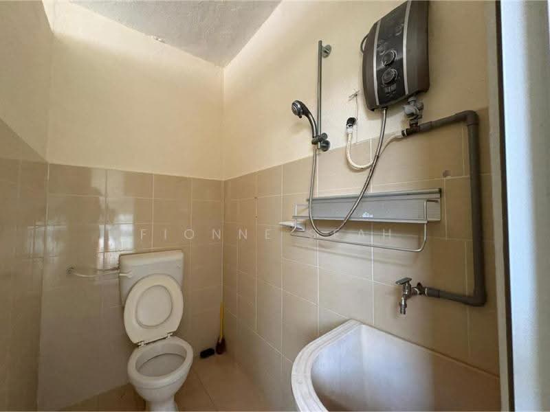 2-storey Terraced House for Rent in Taman Suria (Nibong Tebal) - Fionne Seah - Bathroom - PropertyGuru.com.my