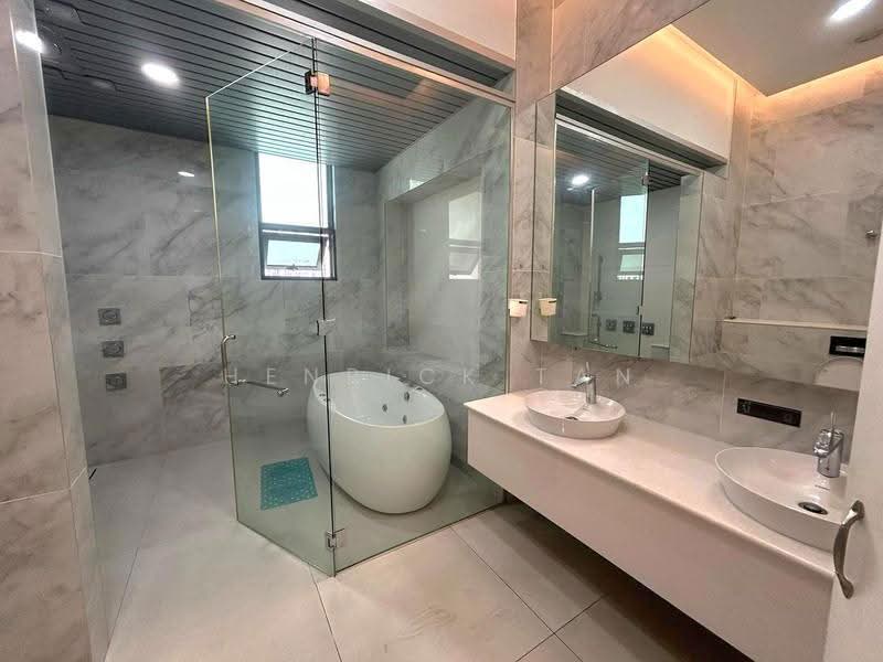 Rumah Banglo untuk Dijual di Country Heights Damansara (Kuala Lumpur) - Henrick Tan - Bathroom - PropertyGuru.com.my