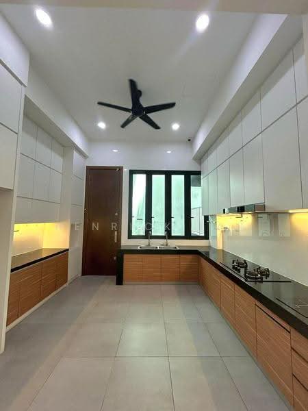 Rumah Banglo untuk Dijual di Country Heights Damansara (Kuala Lumpur) - Henrick Tan - Kitchen - PropertyGuru.com.my