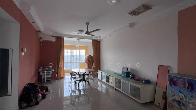 Pangsapuri untuk Dijual di Permas Ville Apartment - Daniel Yong - Living Room - PropertyGuru.com.my