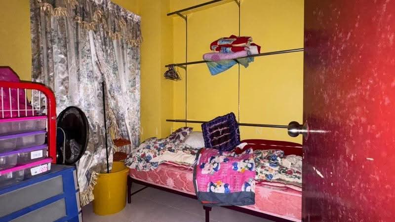 Pangsapuri untuk Dijual di Permas Ville Apartment - Daniel Yong - Bedroom - PropertyGuru.com.my