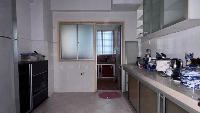 Pangsapuri untuk Dijual di Permas Ville Apartment - Daniel Yong - Kitchen - PropertyGuru.com.my