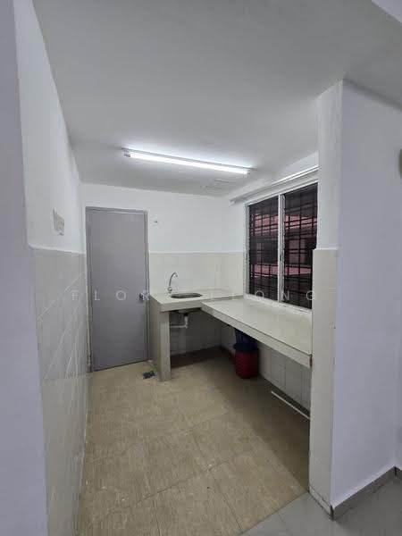 Flat for Rent at Seri Rinching - Flory Leong - Kitchen - PropertyGuru.com.my