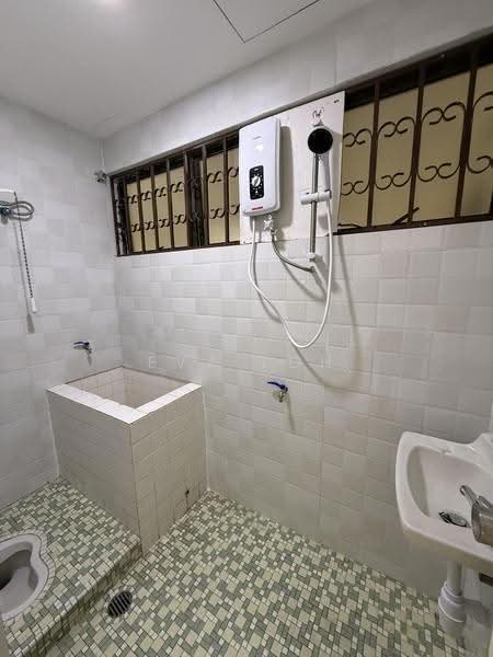 2-storey Terraced House for Rent in Bangsar (Kuala Lumpur) - Eva Loh - Bathroom - PropertyGuru.com.my