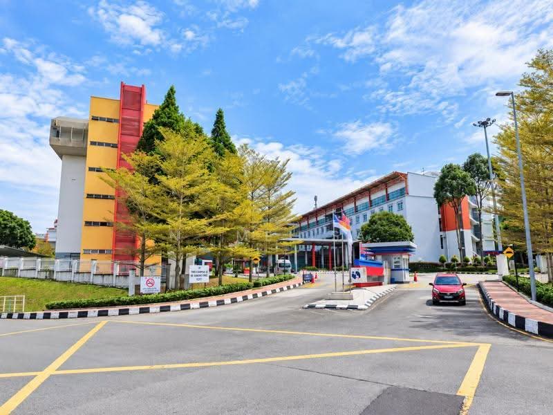 Pangsapuri untuk Dijual di Pangsapuri Bukit Beruang Permai (University Green) - N. Melisa - Exterior - PropertyGuru.com.my