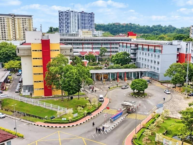 Pangsapuri untuk Dijual di Pangsapuri Bukit Beruang Permai (University Green) - N. Melisa - Exterior - PropertyGuru.com.my