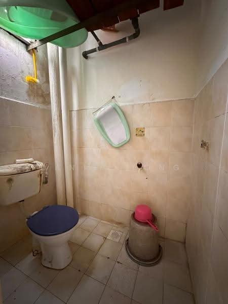 Rumah Flat untuk Dijual di Taman Tampoi Utama Flat - Daniel Yong - Bathroom - PropertyGuru.com.my