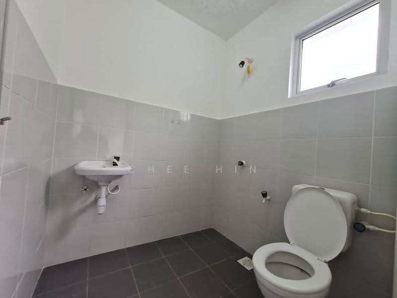 Rumah Teres 2-Tingkat untuk Dijual di Bandar Puncak Alam (Puncak Alam) - Chee Hin - Bathroom - PropertyGuru.com.my