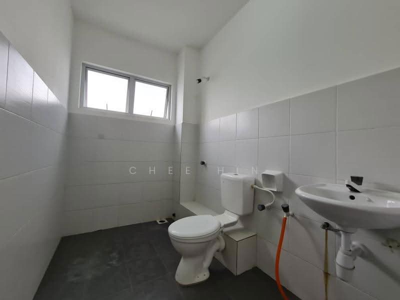 Rumah Teres 2-Tingkat untuk Dijual di Bandar Puncak Alam (Puncak Alam) - Chee Hin - Bathroom - PropertyGuru.com.my