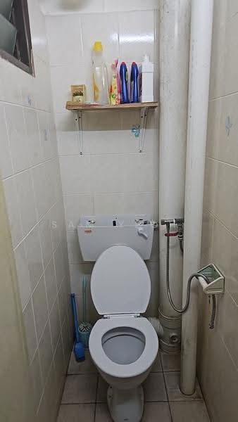 Apartment for Sale at Desa Indah Block 86 - Sam Yeoh - Bathroom - PropertyGuru.com.my