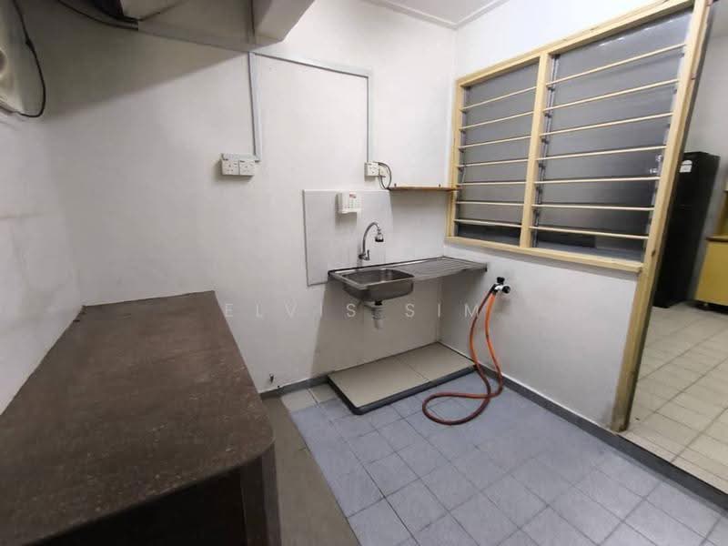 Rumah Teres 2-Tingkat untuk Disewa di Permas Jaya (Johor) - Elvis Sim - Kitchen - PropertyGuru.com.my