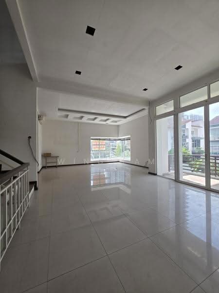 Semi-Detached House for Sale in Bandar Baru Sri Petaling (Sri Petaling) - Wing Lam - Living Room - PropertyGuru.com.my