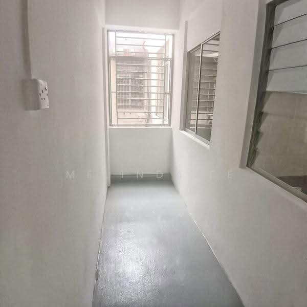 Rumah Flat untuk Dijual di Taman Bukit Mewah - Melinda Ee - Corridor - PropertyGuru.com.my