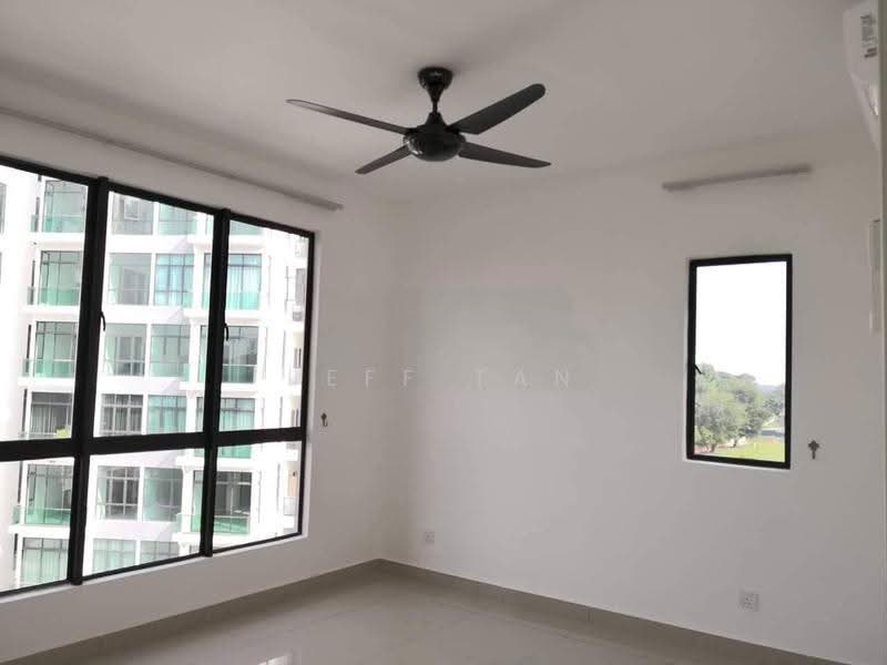 Kondominium untuk Dijual di Upper East @ Tiger Lane - Jeff Tan - Living Room - PropertyGuru.com.my