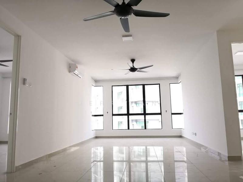 Kondominium untuk Dijual di Upper East @ Tiger Lane - Jeff Tan - Living Room - PropertyGuru.com.my