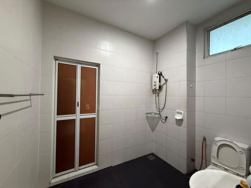Service Residence for Rent at THE SENAI GARDEN (PANGSAPURI IMPIAN SENAI) - Sun Yap - Bathroom - PropertyGuru.com.my