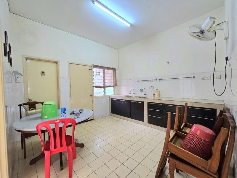 Rumah Teres 2-Tingkat untuk Dijual di Semenyih (Selangor) - Amir Abas - Kitchen - PropertyGuru.com.my