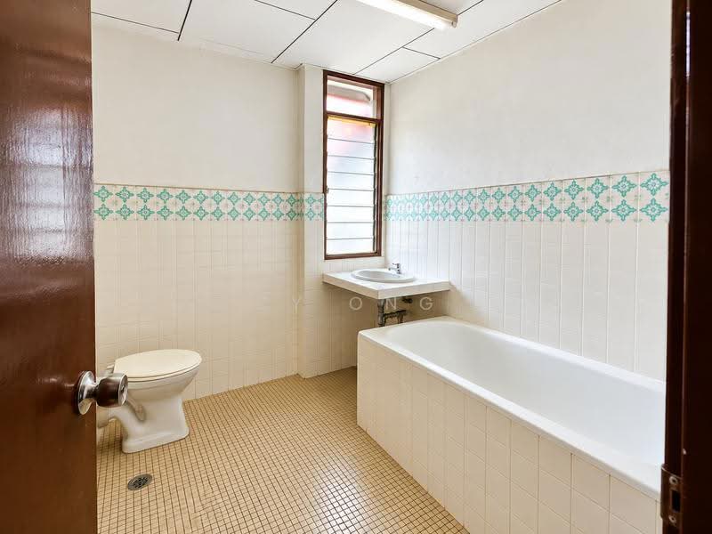2-storey Terraced House for Sale in Paya Terubong (Ayer Itam) - CY Ong - Bathroom - PropertyGuru.com.my