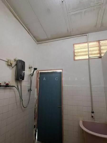 2-storey Terraced House for Sale in Taman Bagan Ajam (Butterworth) - Leesa Cheah - Bathroom - PropertyGuru.com.my