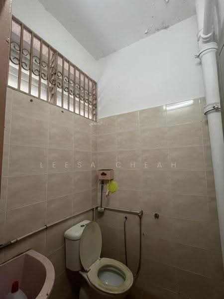 2-storey Terraced House for Sale in Taman Bagan Ajam (Butterworth) - Leesa Cheah - Bathroom - PropertyGuru.com.my