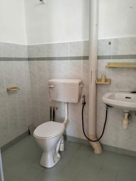 2-storey Terraced House for Sale in Taman Merdeka Jaya (Batu Berendam) - Ys Ng - Bathroom - PropertyGuru.com.my